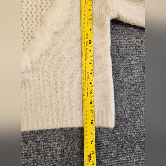 Cider Heart Sweater Fuzzy Ivory Cream Knit Size Small Cropped Boho Preppy - Picture 7 of 11